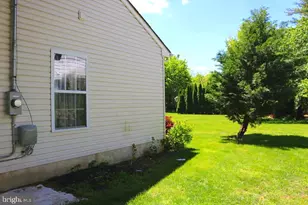 211 Laurel Ave, Glassboro, NJ 08028 - Photo 3