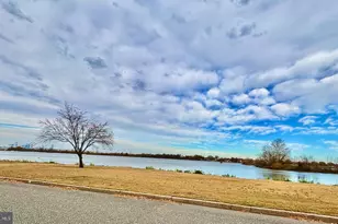 524 River Dr, Westville, NJ 08093 - Photo 3