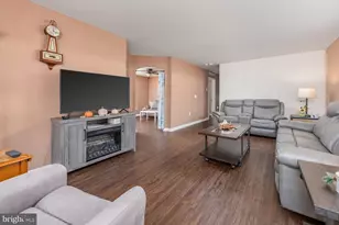 165 Dorian Dr, Monroe Township, NJ 08094 - Photo 7