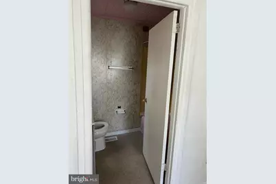 225 W Buck Street, Paulsboro, NJ 08066 - Photo 7