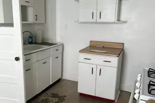 225 W Buck St, Paulsboro, NJ 08066 - Photo 15