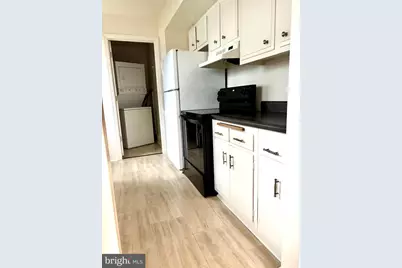 19 Walnut Street #B, Monroe Township, NJ 08094 - Photo 5