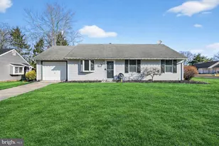 545 Berkshire Dr, Monroe Township, NJ 08094 - Photo 3