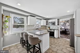 38 Walnut St, Monroe Township, NJ 08094 - Photo 3