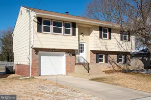 151 E Lois Dr, Monroe Township, NJ 08094 - Photo 1