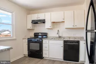 151 E Lois Dr, Monroe Township, NJ 08094 - Photo 11