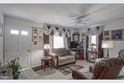 323 Florence Boulevard, Monroe Township, NJ 08094 - Photo 3