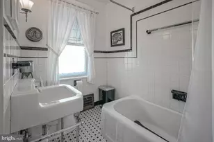 414 W Centre St, Woodbury, NJ 08096 - Photo 29