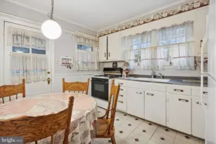 1448 Victory Ave, West Deptford, NJ 08093 - Photo 9