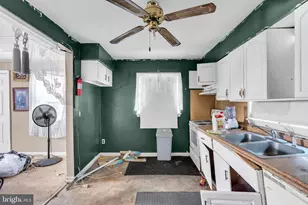 296 Ogden Sta Rd, West Deptford, NJ 08086 - Photo 15