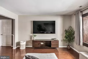 308 Thackeray Ln, Monroe Township, NJ 08094 - Photo 5