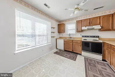 27 Lakebridge Drive, Woodbury, NJ 08096 - Photo 9