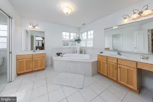 10 Morning Glory Cir, Harrison Township, NJ 08062 - Photo 17