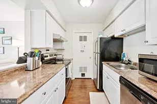 21 Buena Ct, Blackwood, NJ 08012 - Photo 7