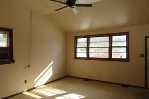 11 Pleasant Valley Dr, West Deptford, NJ 08096 - Photo 3