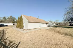 604 Cobblestone Rd, Monroe Township, NJ 08094 - Photo 3