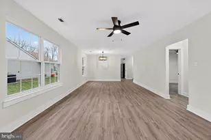 36 Lakebridge Dr, Woodbury, NJ 08096 - Photo 9