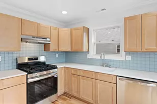 617 Caribbean Way, Monroe Township, NJ 08094 - Photo 5