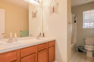 1665 Carriage Dr, Monroe Township, NJ 08094 - Photo 11