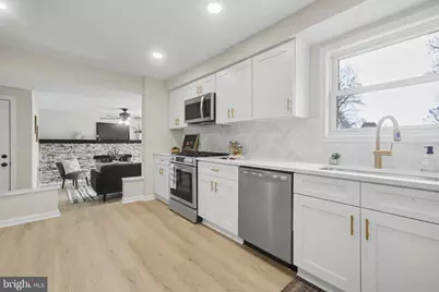 327 Bucknell Avenue, Blackwood, NJ 08012 - Photo 7