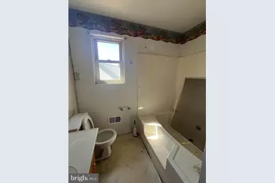 409 N Grand Avenue, National Park, NJ 08063 - Photo 11