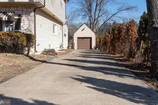 2524 Lakeside Dr, Monroe Township, NJ 08094 - Photo 3