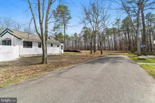 1404 8th Ave, Monroe Township, NJ 08094 - Photo 3