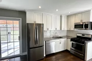 1054 Bradford Dr, Monroe Township, NJ 08094 - Photo 9