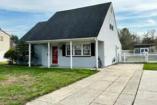 1054 Bradford Dr, Monroe Township, NJ 08094 - Photo 3