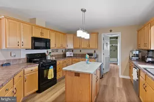 2088 Burlington Circle, Monroe Township, NJ 08094 - Photo 7