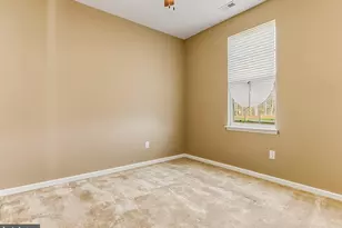 100 Castlebay Dr, Monroe Township, NJ 08094 - Photo 11