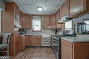 121 N Maple Ave, Westville, NJ 08093 - Photo 9