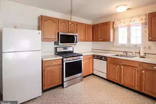 636 Caribbean Way, Monroe Township, NJ 08094 - Photo 9