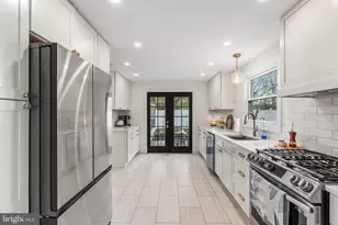 301 Westwood Dr, West Deptford, NJ 08096 - Photo 9