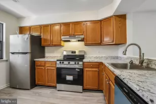 16 N Maple St, Woodbury, NJ 08096 - Photo 9