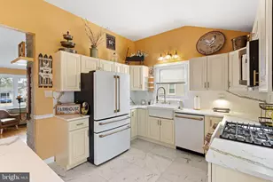 14 Reeves Rd, West Deptford, NJ 08096 - Photo 9