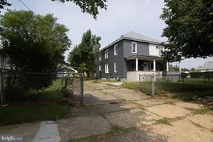 404 Mantua Ave, Paulsboro, NJ 08066 - Photo 3
