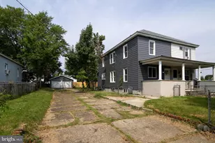 404 Mantua Ave, Paulsboro, NJ 08066 - Photo 1