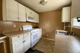92 Elmer St, Franklin Township, NJ 08322 - Photo 3