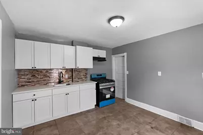 26 E Adams Street, Paulsboro, NJ 08066 - Photo 13