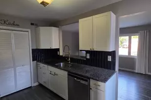 303 Sherwood Dr, Monroe Township, NJ 08094 - Photo 9