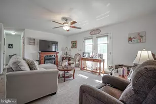 2080 Burlington Cir, Monroe Township, NJ 08094 - Photo 15