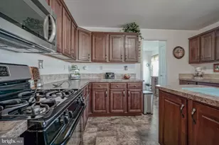 2080 Burlington Cir, Monroe Township, NJ 08094 - Photo 23