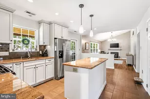 1313 Stonehenge Dr, Monroe Township, NJ 08094 - Photo 9