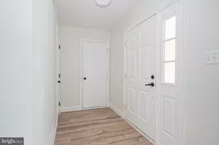 27 Lakebridge Dr, Deptford, NJ 08096 - Photo 3