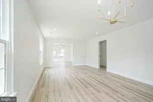 27 Lakebridge Dr, Deptford, NJ 08096 - Photo 9