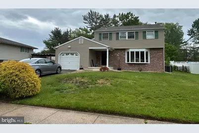 27 Hyannis Avenue, Blackwood, NJ 08012 - Photo 1