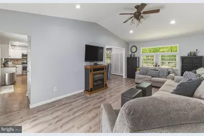 8 Mauriello Court, Franklin Township, NJ 08322 - Photo 11