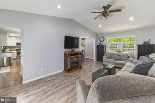 8 Mauriello Ct, Franklin Township, NJ 08322 - Photo 11