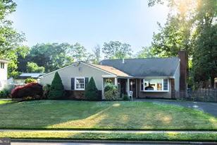 722 Whitman Dr, Blackwood, NJ 08012 - Photo 3